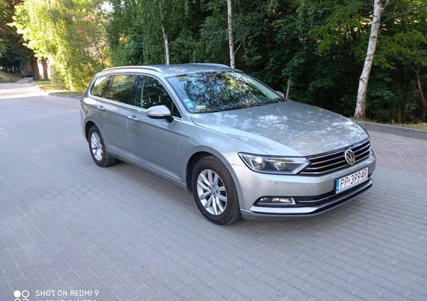 Volkswagen Passat cena 41900 przebieg: 297300, rok produkcji 2017 z Piła małe 254